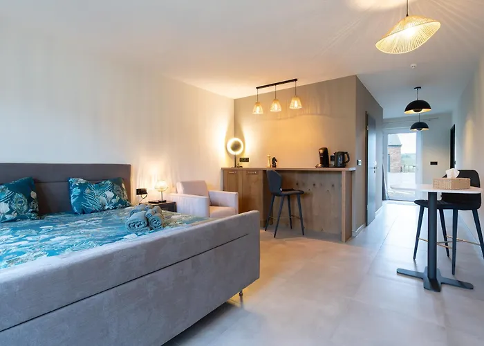 A La Fontaine - D'hotes En Famenne Bed & Breakfast *